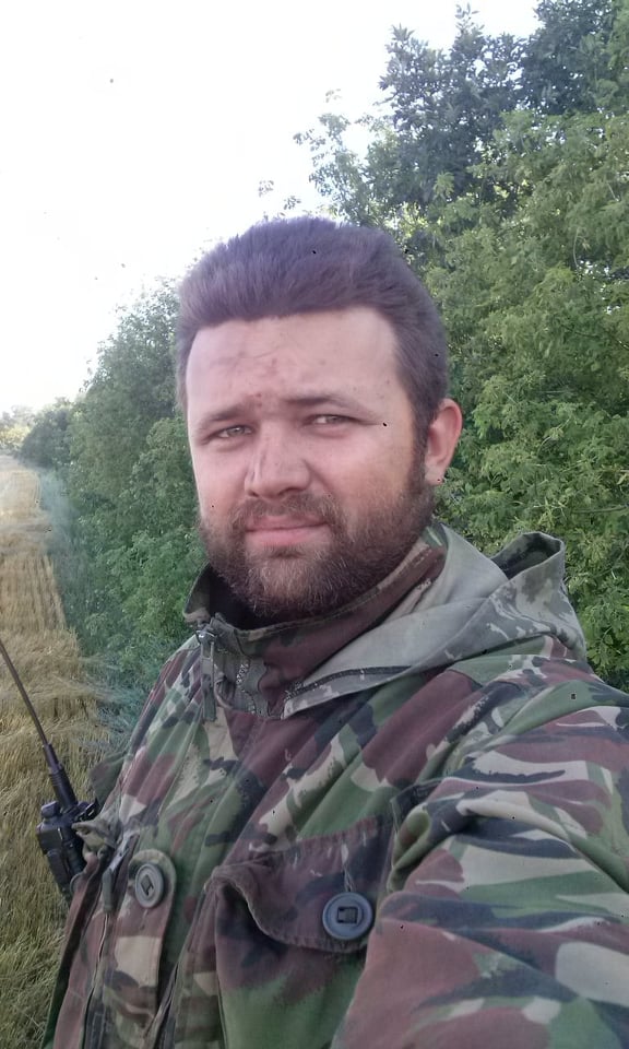 Артилерист Максим Баглєй: Розповіді, що от коли прийдуть до мене додому, тоді я буду воювати, я не сприймаю. Коли вони прийдуть аж додому, ти отримаєш кулю в живіт... Тому краще їх зупиняти десь там 15