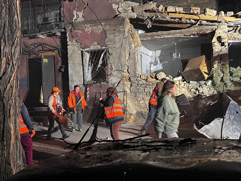 Одесса под массированным ударом: повреждены дома, инфраструктура и десятки автомобилей