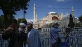 З Айя-Софії в Стамбулі зняли музейний знак, скоро там відбудеться перший намаз