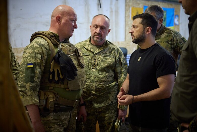Зеленський відвідав бригади, які захищають Україну на Донецькому напрямку 02