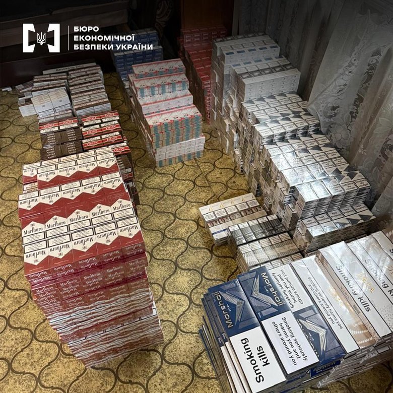 БЕБ знайшло нелегальні плантації і цех з виробництва сигарет на Одещині