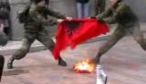 Украинские национал-импотенты провели акцию против независимости Косово. ВИДЕО.