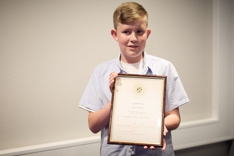 Zelensky honoured 11-year-old Danish boy Jens Thomsen with an award
