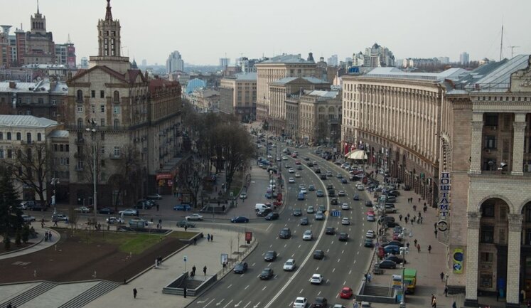 С 21 по 26 апреля временно ограничат движение транспорта на Крещатике в Киеве
