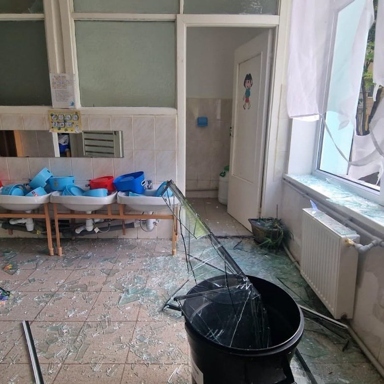 У Києві за шість днів липня пошкоджені 30 закладів освіти