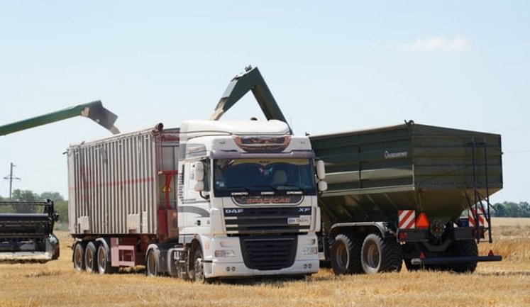 В Україні впали тарифи на автомобільні перевезення агропродукції