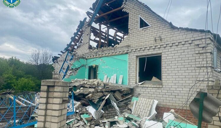 Russians dropped FAB-500 bombs on residential area of Kupiansk: three people were injured. PHOTOS
