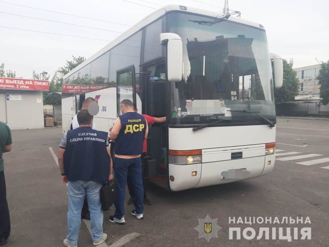 Харківянка вербувала дівчат для проституції на Мальті, її можуть посадити на 12 років, - поліція 02