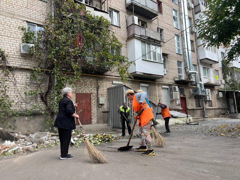 Russians shelled Mykolaiv, struck residential building, - Senkevych 06