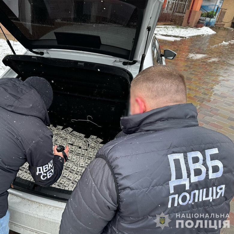 У Тернополі викладачі за $17 тисяч "оформляли" відстрочку від мобілізації