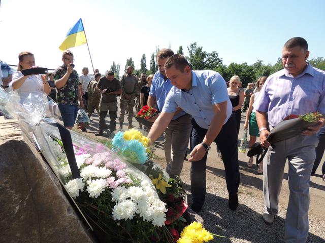 Жителі Торецька відзначили третю річницю визволення міста 13 Жителі Торецька відзначили третю річницю визволення міста 13