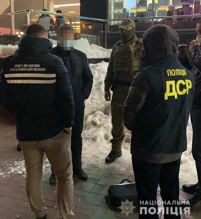Чиновник Львівської ОДА упіймався на отриманні 365 тис. грн відкату, - Нацполіція 01