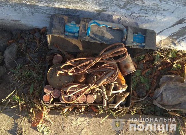 Полиция обнаружила схрон с боеприпасами и тротилом в Константиновке 02