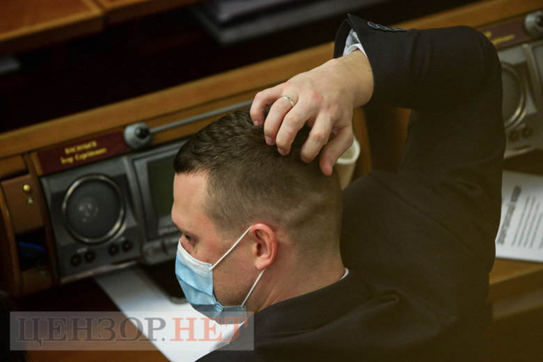 Слуги народа смеются над политическими мемами, выход Сохи из СН, разговор Разумкова с Николаенко и игра на телефоне Задорожного, - работа Рады 30 ноября 20