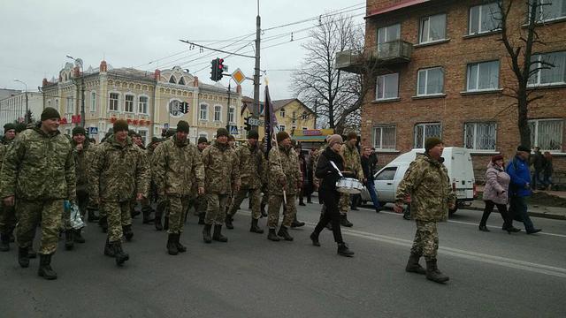 Белая Церковь приветствует воинов 72-й ОМБр им. Черных Запорожцев, вернувшихся из АТО 05