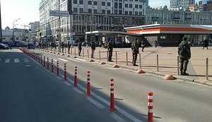 Територію навколо НСК "Олімпійський" оточили нацгвардійці, - журналіст