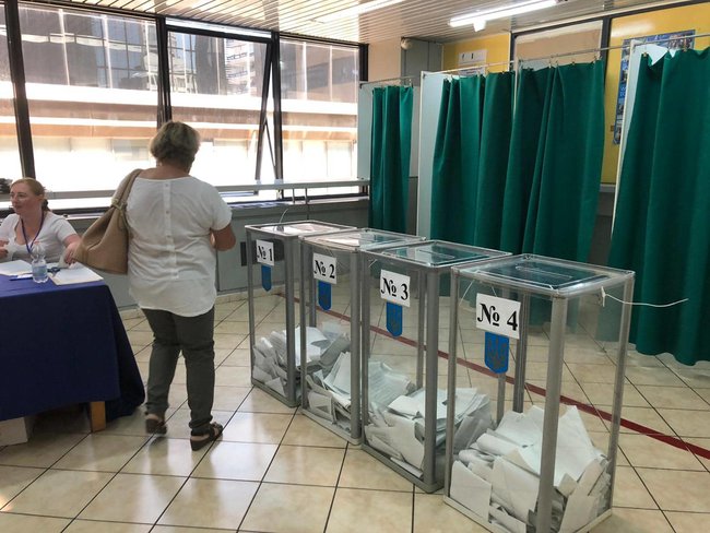 Хочеться, щоб влада України почала працювати: Як голосують українці в Італії та Фінляндії 03