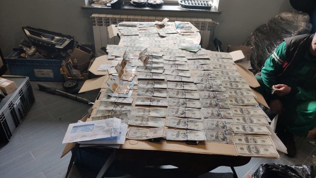 Партію автомобільних запчастин вартістю 10 млн грн, ввезених в Україну поза митним контролем, вилучено на Закарпатті 01
