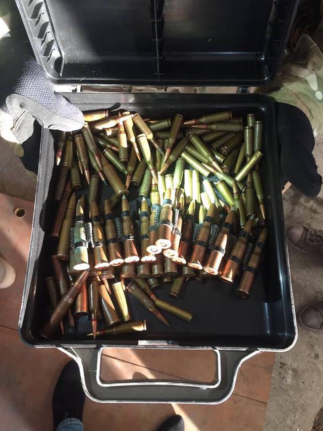 SBU detains group of ATO zone arms traders 03 SBU detains group of ATO zone arms traders 03