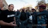 Акция с футболками "Спасибо жителям Донбасса" закончилась грабежом, синяками и погоней. Обещают напечатать еще и вернуться. ФОТОрепортаж