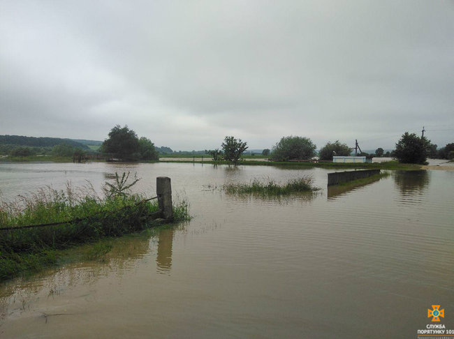 На Тернопольщине произошел перелив через дамбу на Днестре: проводится отселение жителей двух сел, - ГСЧС 07 На Тернопольщине произошел перелив через дамбу на Днестре: проводится отселение жителей двух сел, - ГСЧС 07