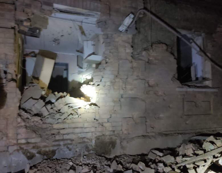 Ввечері ворог бив по Нікополю, вночі вдарив по Марганецькій громаді, є поранені 05