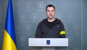 Російські окупанти намагаються просунутися у чотирьох напрямках - ЗСУ дають відсіч, - Арестович