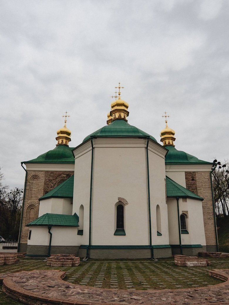 Церква Спаса на Берестові після відновлення у Києві