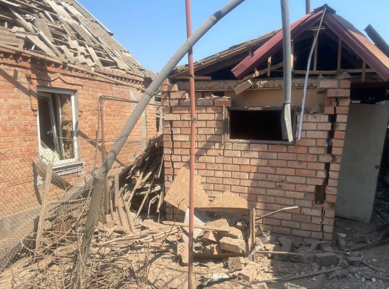 Окупанти били по Нікопольщині з артилерії та атакували дронами