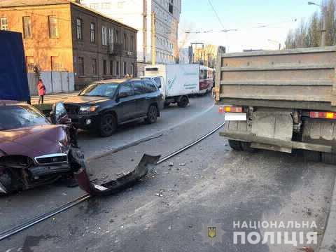 Потрійна ДТП сталася в Харкові, є жертви, - поліція 02