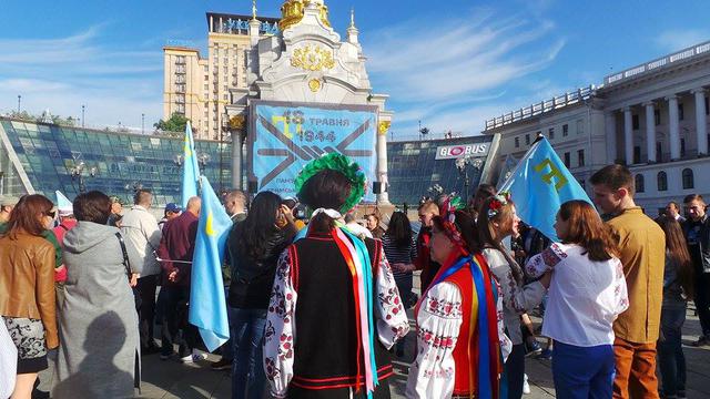 На Майдане Незалежности прошел митинг-реквием в память о жертвах геноцида крымскотатарского народа 08