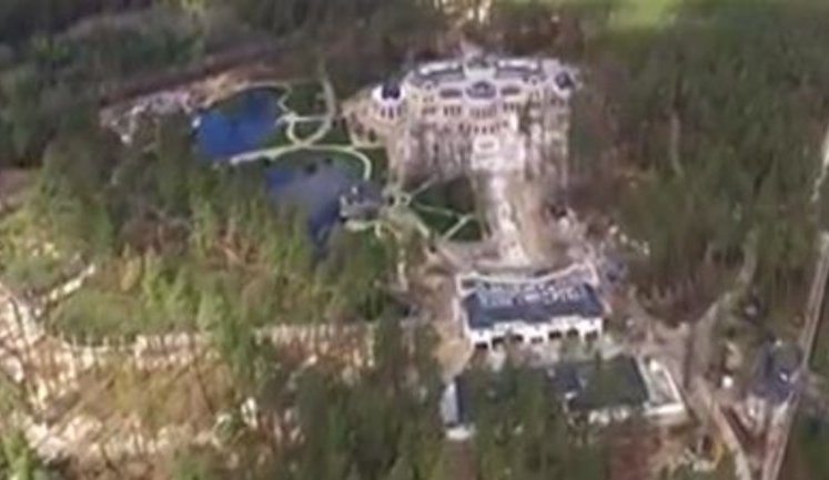 "Formally, it's a public healthcare institution," - Akhmetov's new palace in Pliuty village. VIDEO