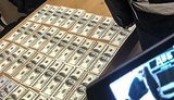 У Дніпрі під час спроби дати 5 тис. дол. хабаря начальнику відділення поліції затримано співробітницю компанії ритуальних послуг. ВІДЕО+ФОТОрепортаж