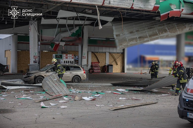 РФ завдала удару по Сумах: постраждали люди, влучення по АЗС