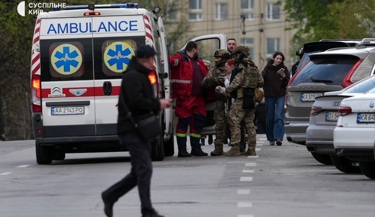 Полицейская Дудина не смогла дозвониться в скорую помощь во время стрельбы в Киеве: медики служебное расследование не проводят. ДОКУМЕНТ