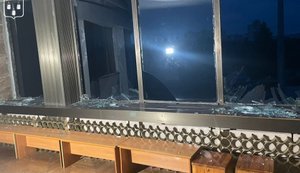 Удар по Сумах: дрон влучив у багатоповерхівку, є поранені