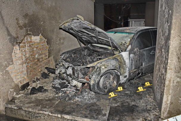 Lexus адвоката Насирова Петруненко подожгли в Киеве 01