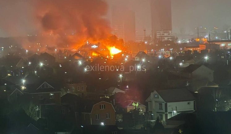 У Росії заявили про атаку БпЛА на Ростовську область: пошкоджено судно, є загиблі