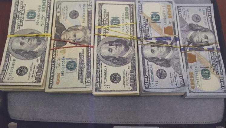 Moldovan businessman nabbed giving prosecutor $75,000 in bribe, - Lutsenko. PHOTO