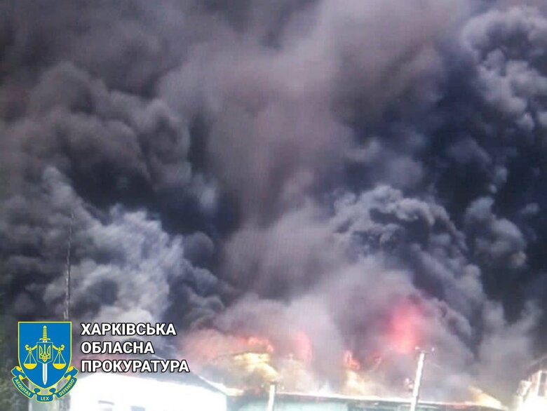 Ворог обстріляв станцію Одноробівка на Харківщині. Повністю знищено вокзал, сталася масштабна пожежа, - Офіс генпрокурора 02