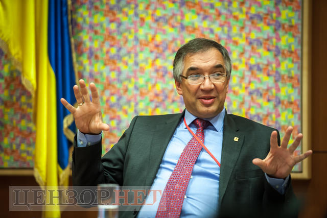 Посол Канади в Україні Роман Ващук: Я заохочую людей, щоб, подаючи на візу, вони все представляли так, як є. Не прикрашали, не прибіднялися. Це не декларація 05