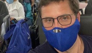 "Слугу народу" Холодова не пускали на рейс SkyUp, але він все ж прилетів до Києва. ВІДЕО+ФОТОрепортаж