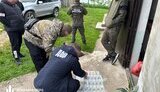 ДБР затримало правоохоронця, який переправляв ухилянтів за кордон