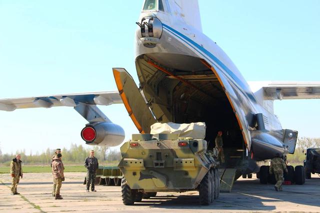 Airborne unit drills loading military hardware onboard IL-76 carrier in Zhytomyr region 07