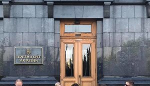 Зеленского зовут на "КиевПрайд": "Поддержите безопасность и равные права ЛГБТ-сообщества"