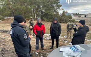 На Рівненщині ДБР викрило правоохоронця то його спільника на організації виїзду "ухилянтів" до Білорусі