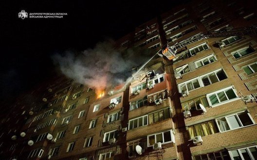 Чоловік, який вижив під час удару по Дніпру, розповів про загибель 23-річної дружини: 