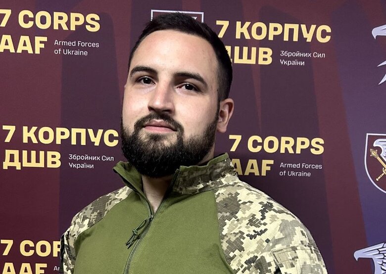 майор Віктор Кордон, начальник відділення радіоелектронної та кіберборотьби 7 корпусу ДШВ майор Віктор Кордон, начальник відділення радіоелектронної та кіберборотьби 7 корпусу ДШВ