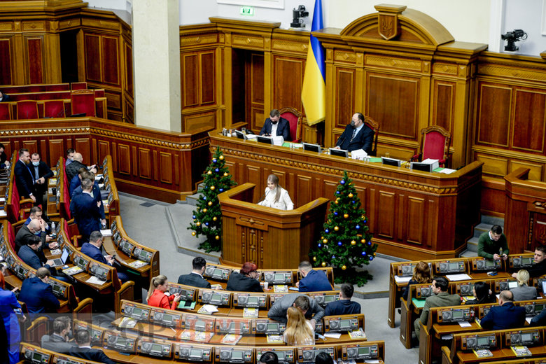 Роздавання книжок про Велике будівництво, Тищенко ховає губи, Шахов ніжно вітається з Новинським, - день роботи Ради 15 грудня 19