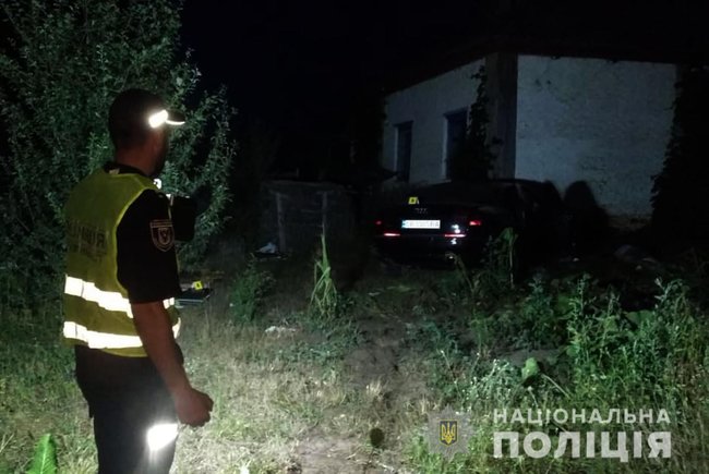 На Чернігівщині 18-річна водійка Audi влетіла в будинок: два її пасажири загинули 01 На Чернігівщині 18-річна водійка Audi влетіла в будинок: два її пасажири загинули 01